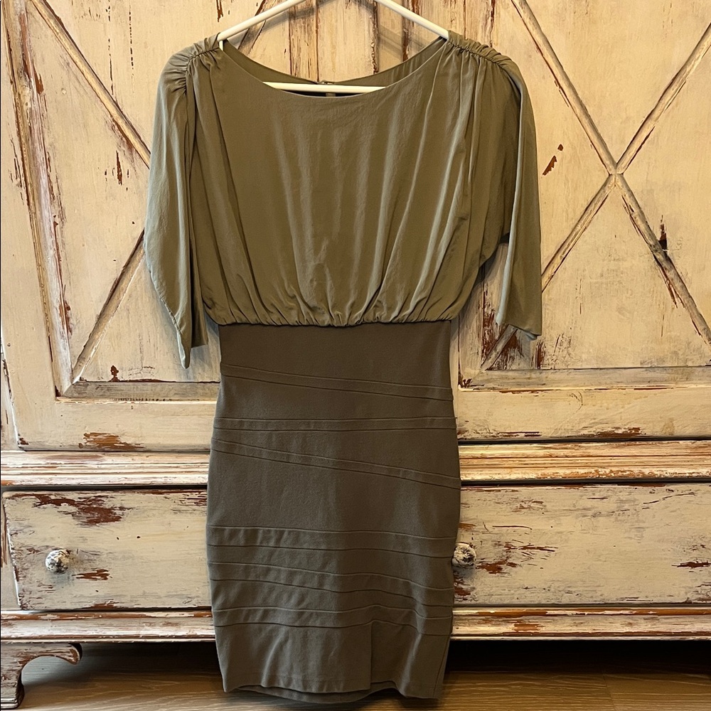 Alice + Olivia Olive Green Blouson Midi Dress